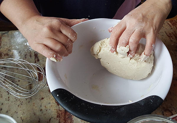 gluten-free-pizza-knead-dough